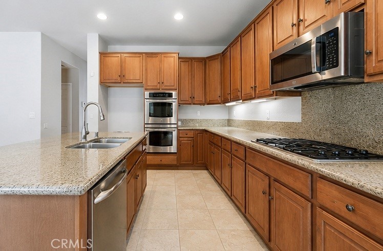 6136 Walnut Grove Court Property Photo 3