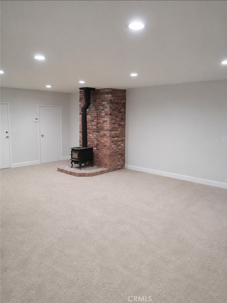 328 Grenfall Property Photo 4