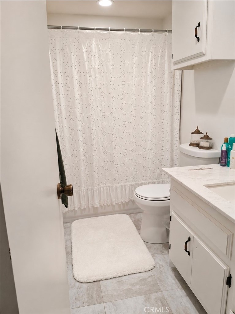 328 Grenfall Property Photo 11
