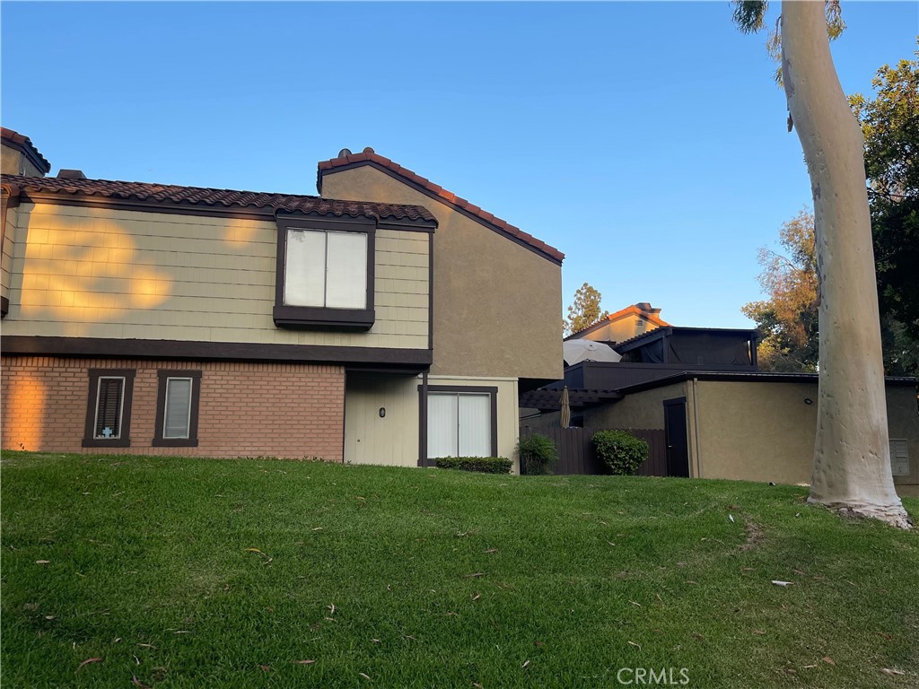 9386 Mesa Verde Dr B Property Photo 2