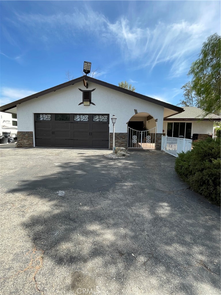 471 W San Jacinto Ave Property Photo 1