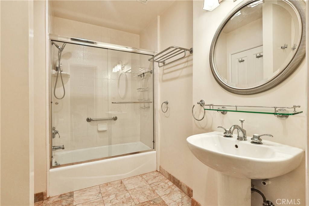 843 N Entrada Property Photo 23