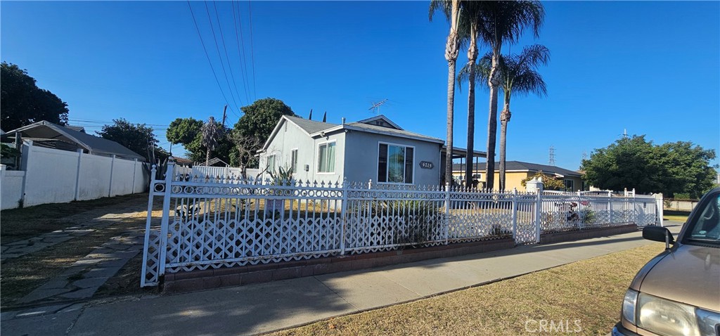 6219 Lanto Property Photo 1