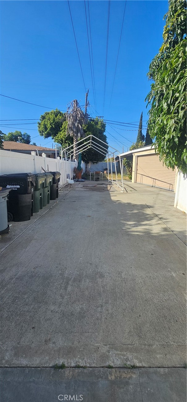 6219 Lanto Property Photo 4