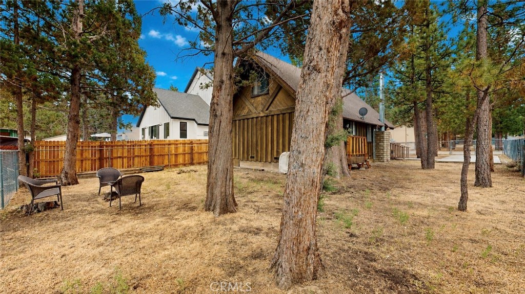 301 E Angeles Property Photo 31