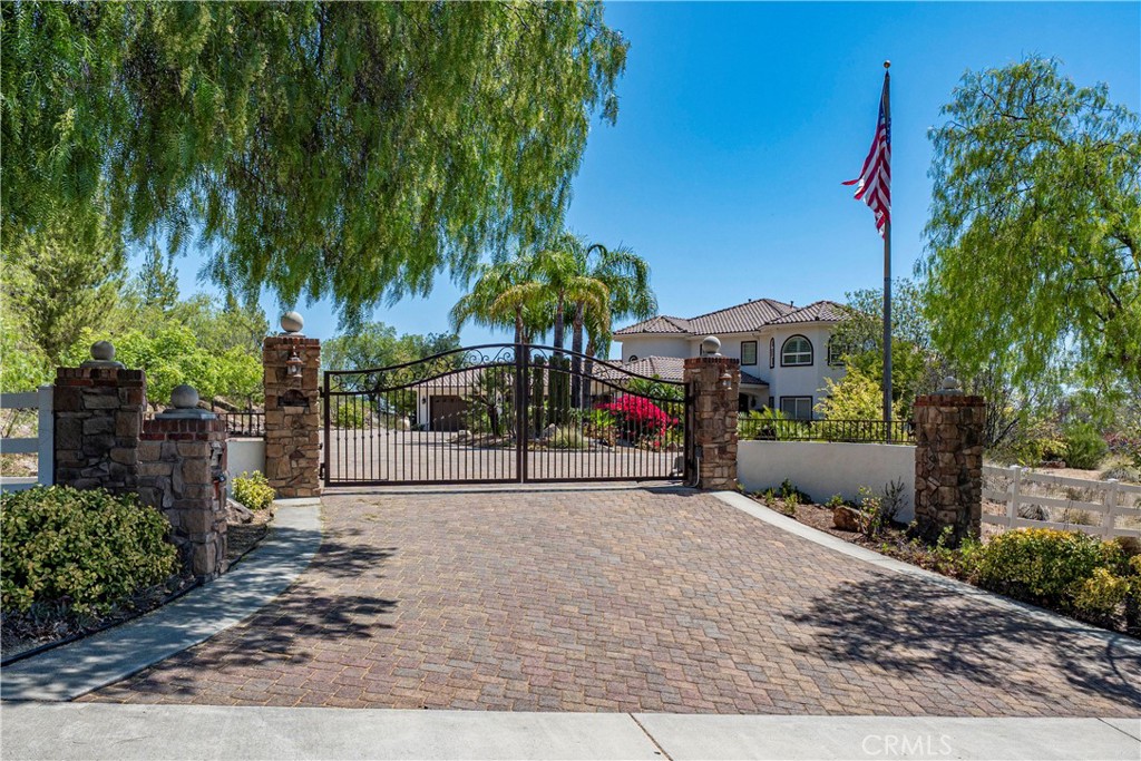 21100 Paseo Montana Property Photo 6