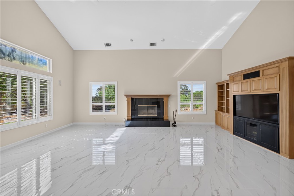 21100 Paseo Montana Property Photo 13