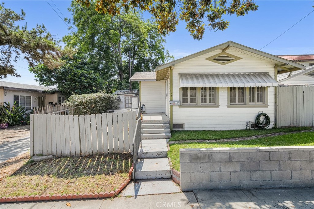215 S Marengo Avenue Property Photo 1