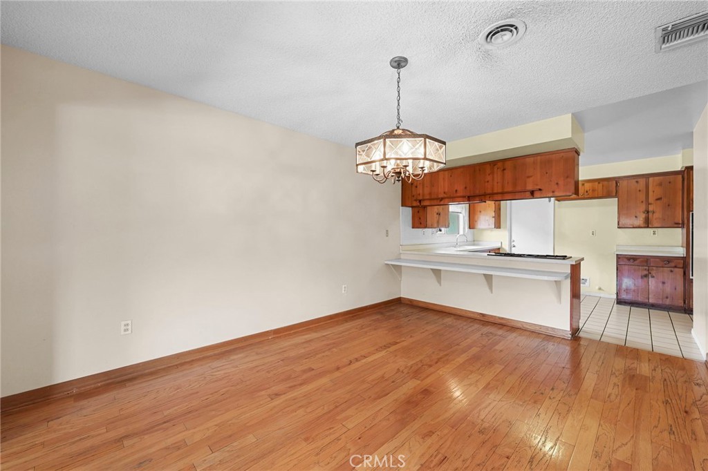 1676 E Wingate Street Property Photo 6