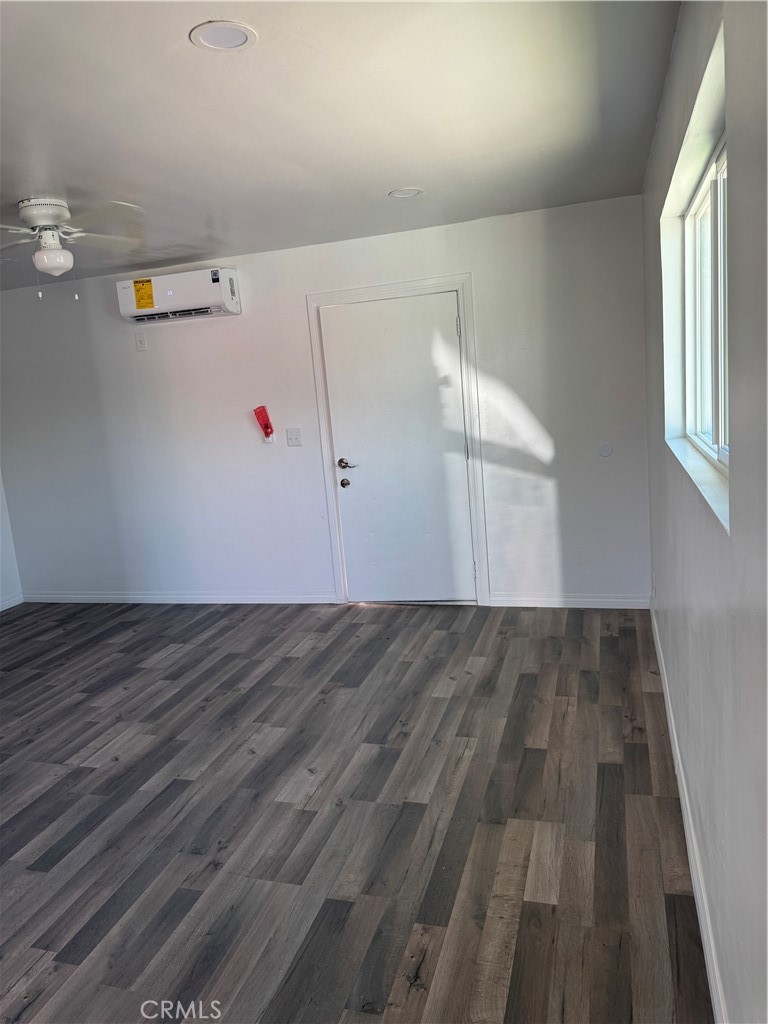 1124 Ramona Avenue Property Photo 3