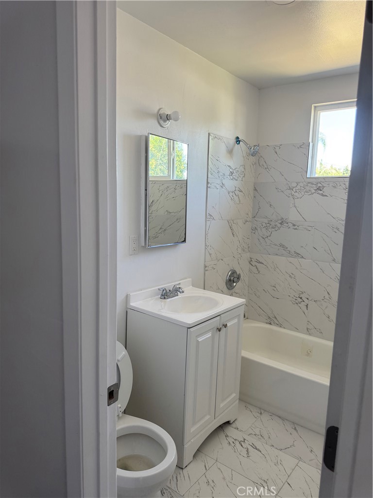 1124 Ramona Avenue Property Photo 8