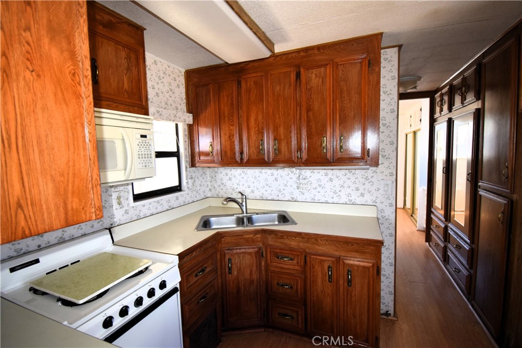 11250 Barstow Road 18 Property Photo 15