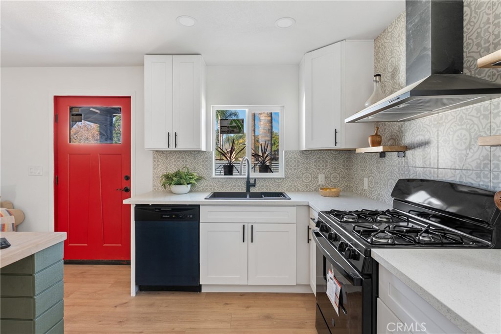 24511 4th Property Photo 5