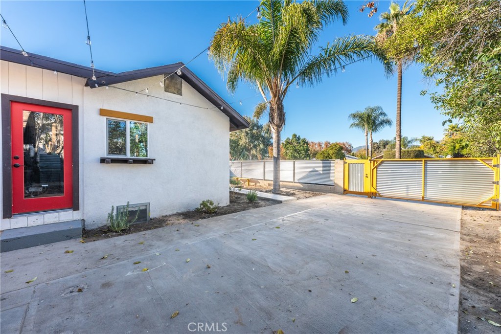 24511 4th Property Photo 23