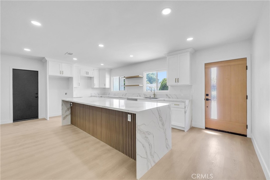 9900 Niagara Property Photo 13