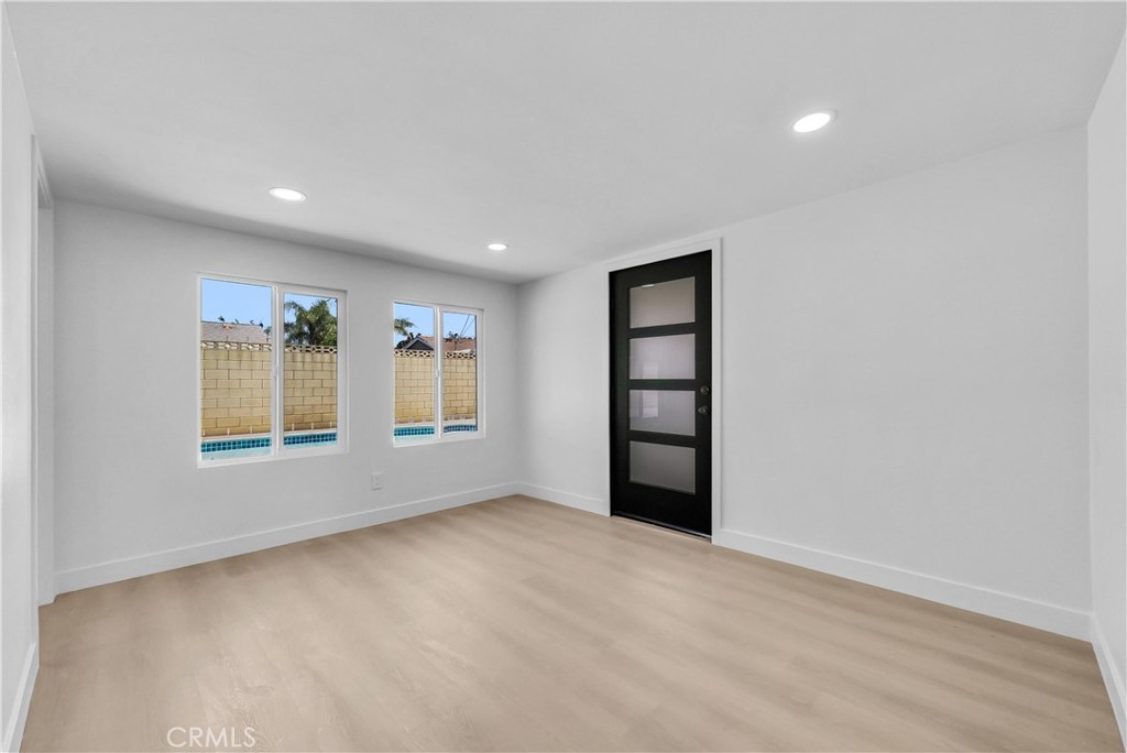 9900 Niagara Property Photo 19