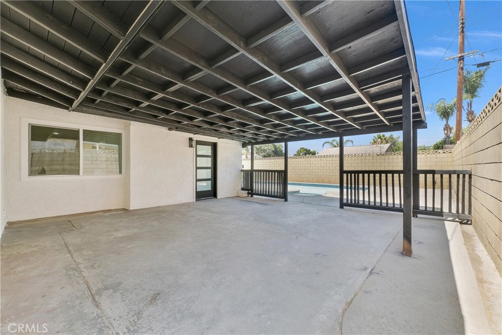 9900 Niagara Property Photo 33