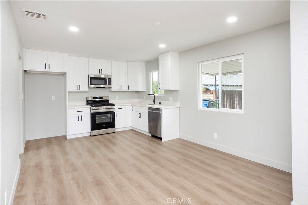5245 Navarro Property Photo 32