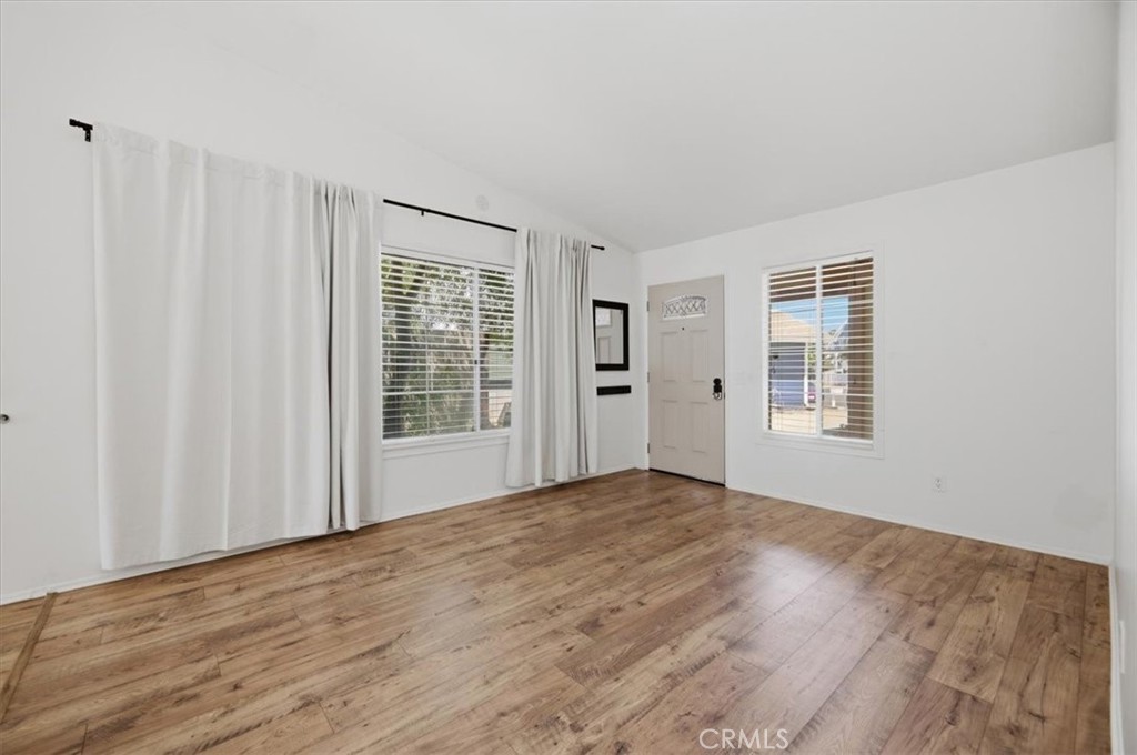 12348 Hythe Property Photo 5