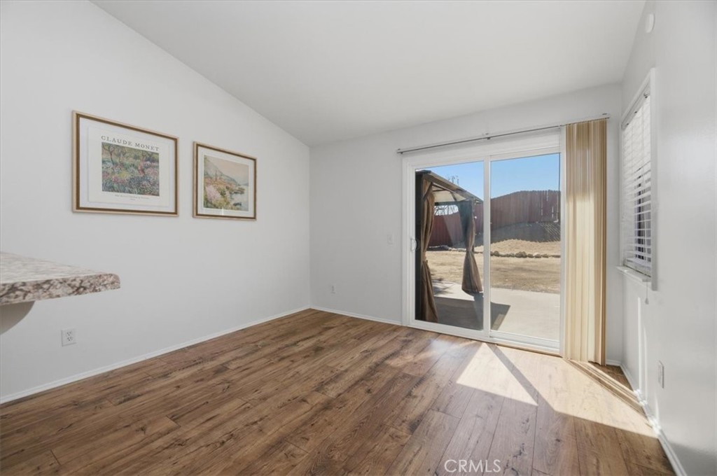 12348 Hythe Property Photo 10