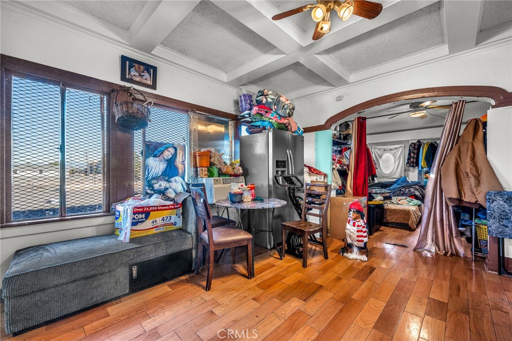 9019 S San Pedro Property Photo 10