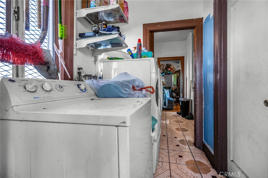 9019 S San Pedro Property Photo 12