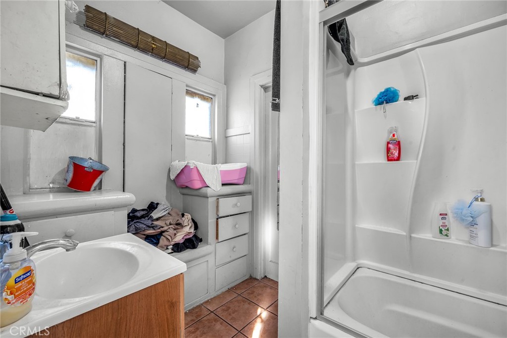 9019 S San Pedro Property Photo 30