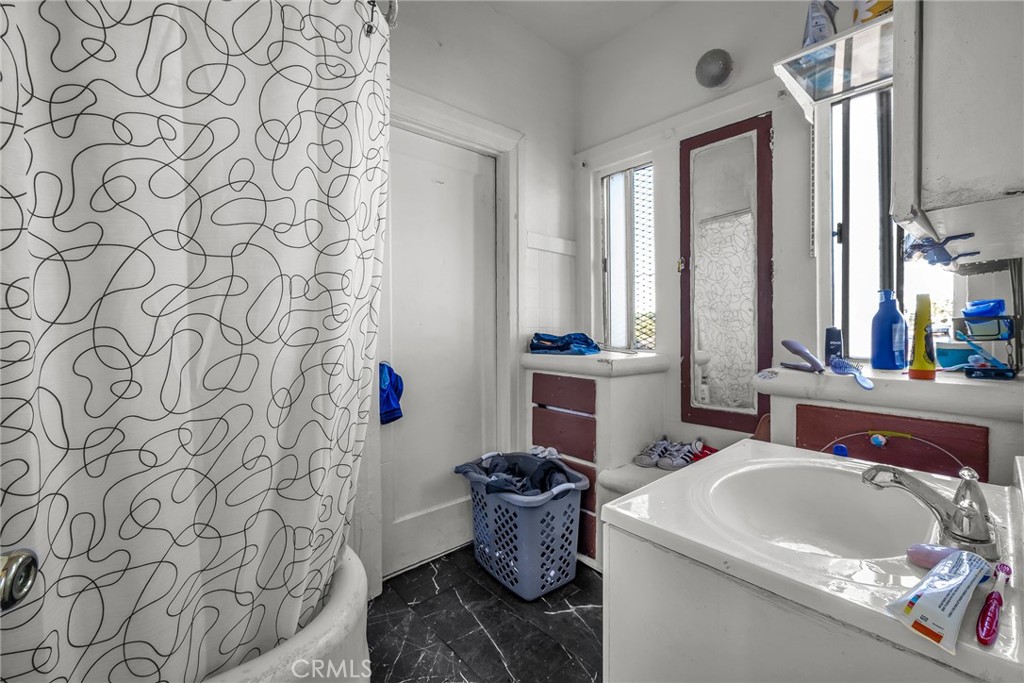 9019 S San Pedro Property Photo 38