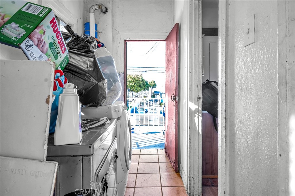 9019 S San Pedro Property Photo 44