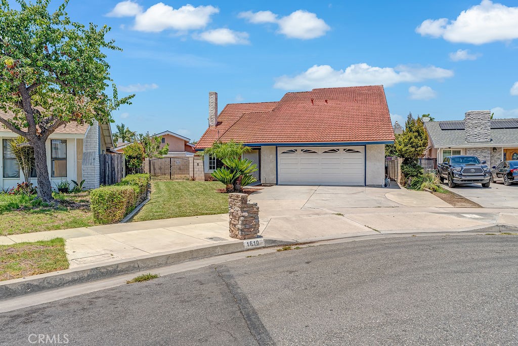 1610 S Joane Way Property Photo 2