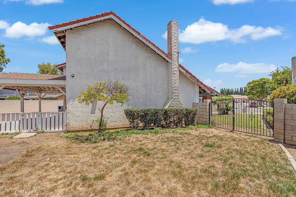 1610 S Joane Way Property Photo 5