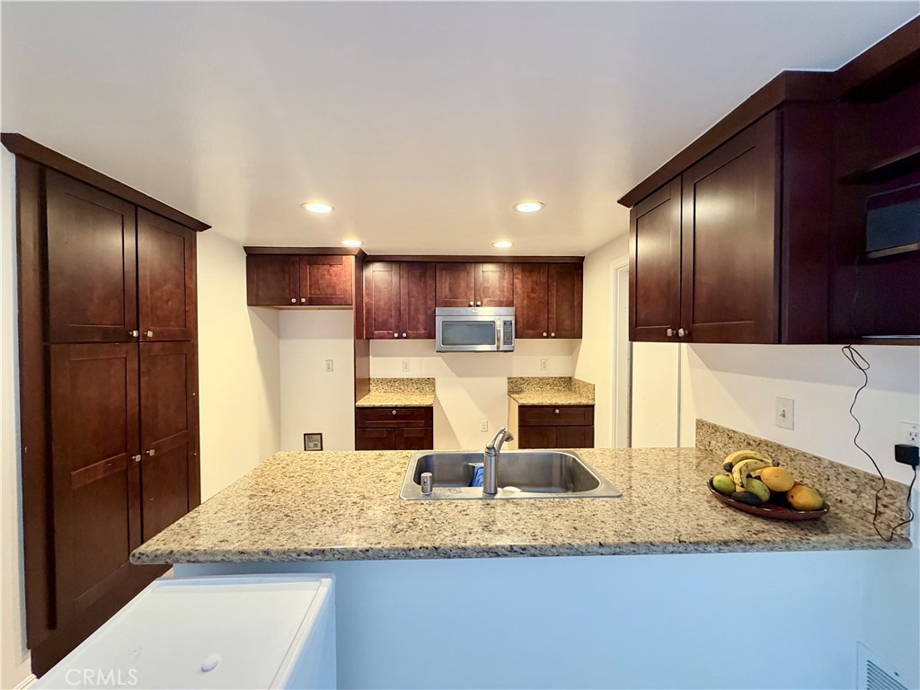 513 E Fairfield Court Property Photo 2