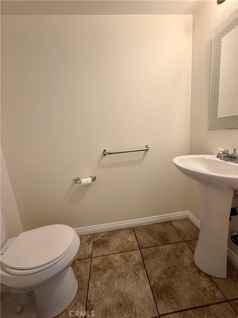 513 E Fairfield Court Property Photo 7