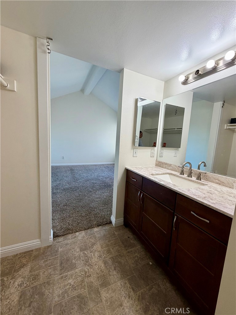 513 E Fairfield Court Property Photo 16