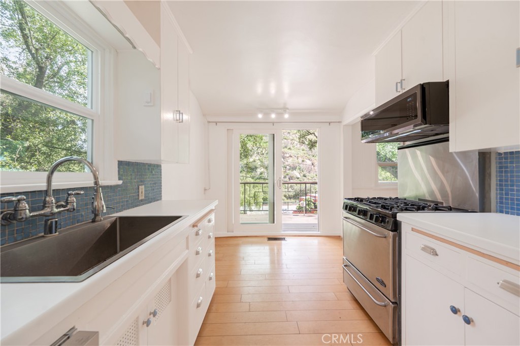 432 Fernwood Pacific Property Photo 32