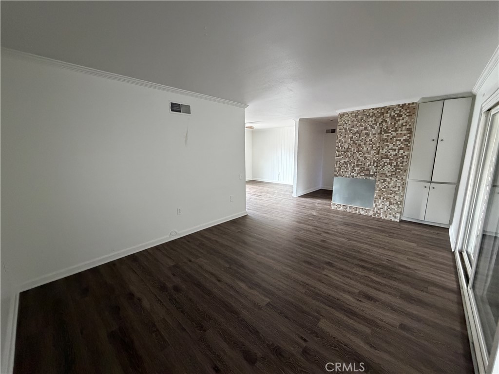 378 W 53rd Street Property Photo 4
