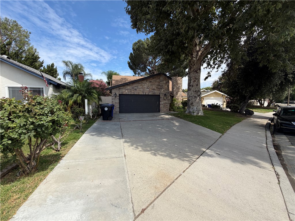 23521 Via Chantilly Property Photo 1