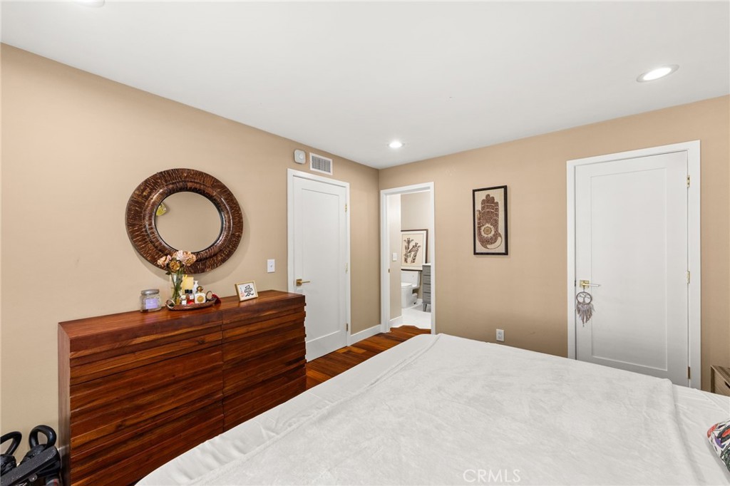 3860 Amberly Dr F Property Photo 20