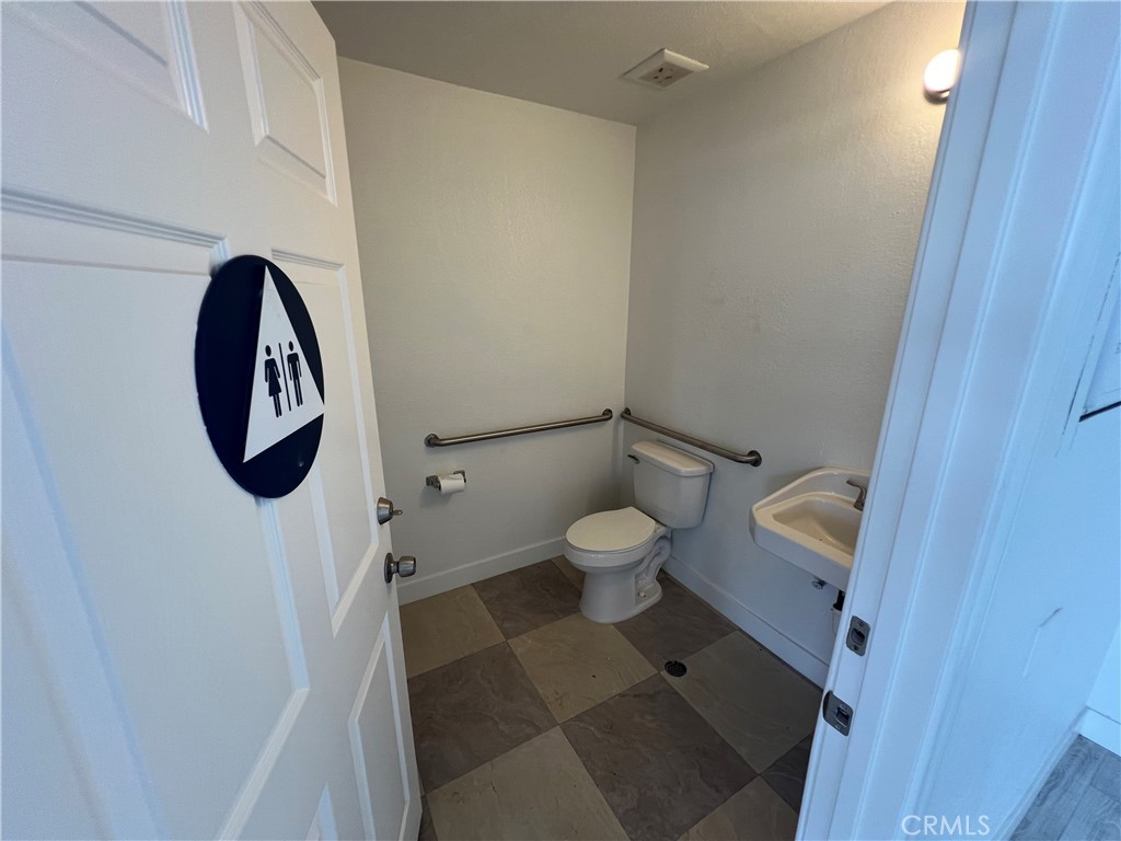 1640 N El Camino Real Property Photo 10