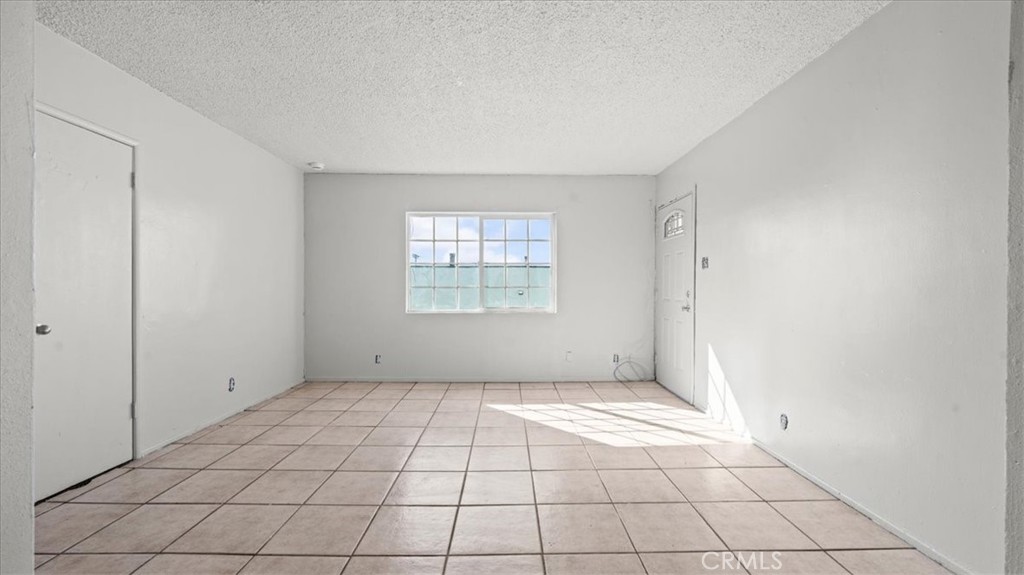 1362 E 20th Street Property Photo 9