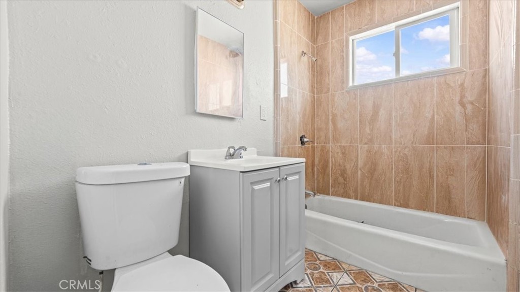 1362 E 20th Street Property Photo 21