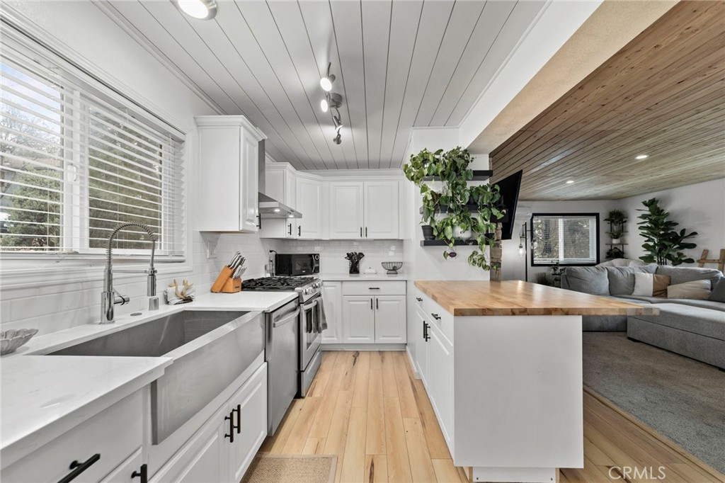 27638 Oak Knoll Property Photo 14