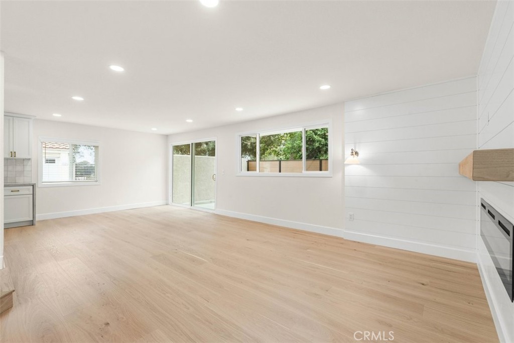 1945 Sundance Property Photo 4