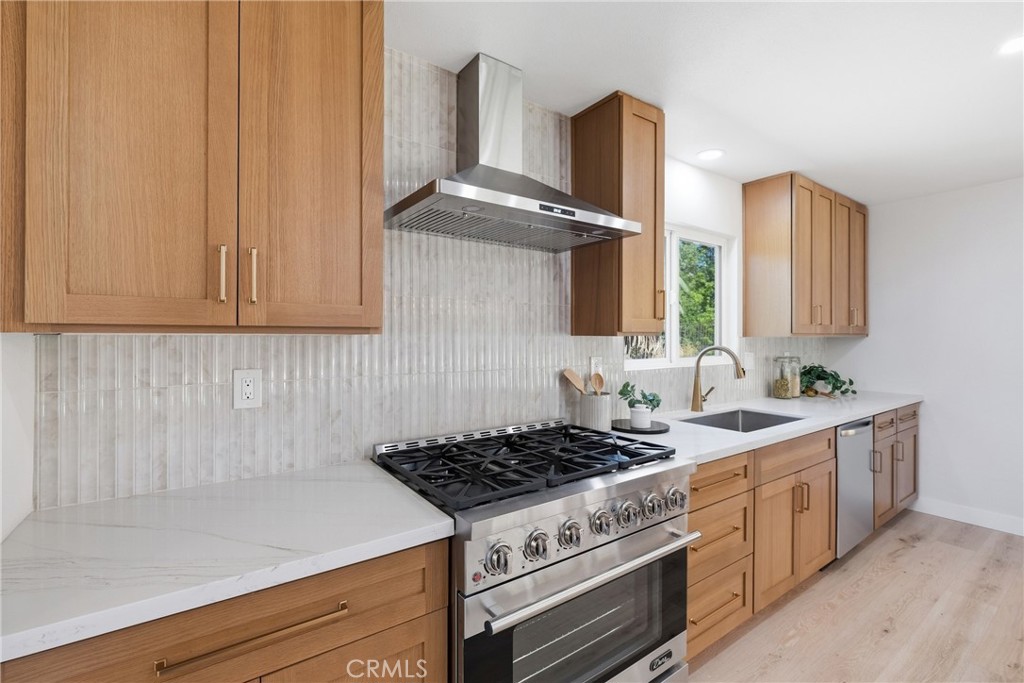 6 Skyview Property Photo 9