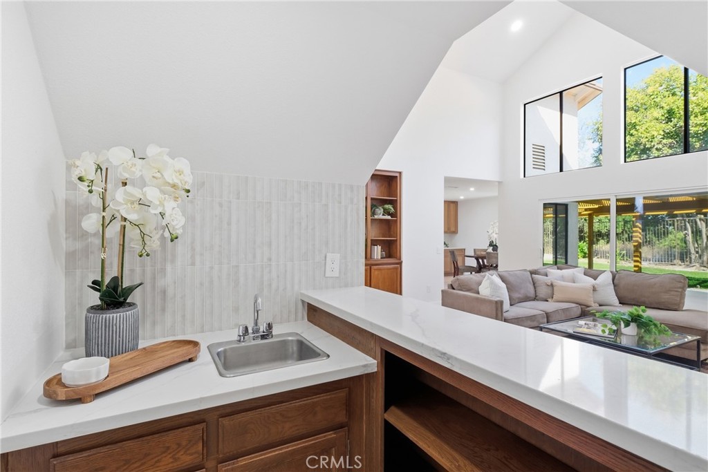 6 Skyview Property Photo 18