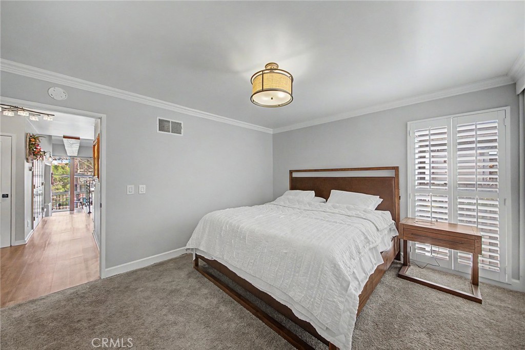 6315 Marina Pacifica Drive S Property Photo 15