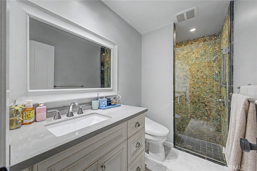 6315 Marina Pacifica Drive S Property Photo 16