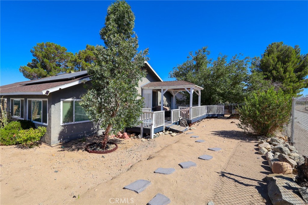 18681 Arrowhead Property Photo 2