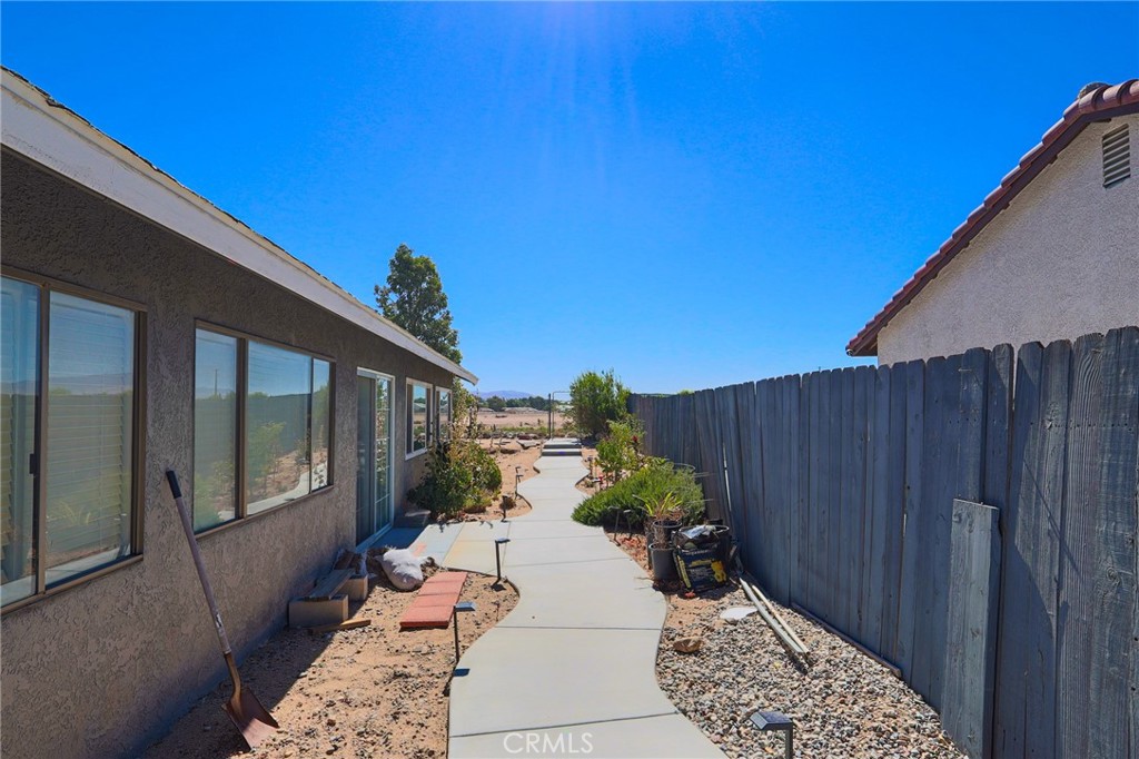 18681 Arrowhead Property Photo 6