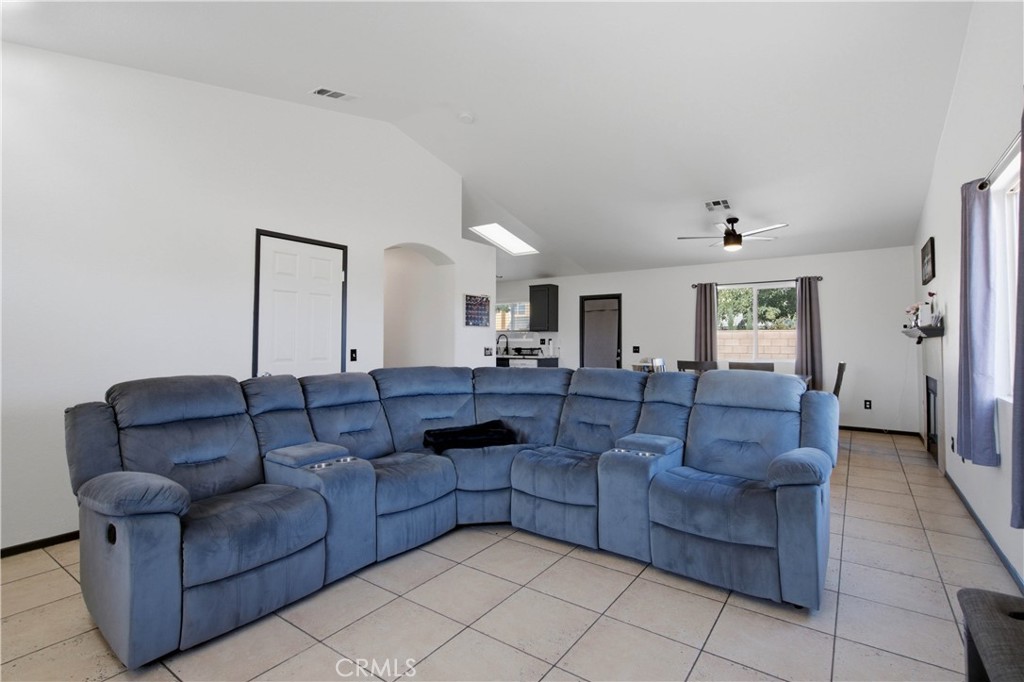 14513 Palm Street Property Photo 8